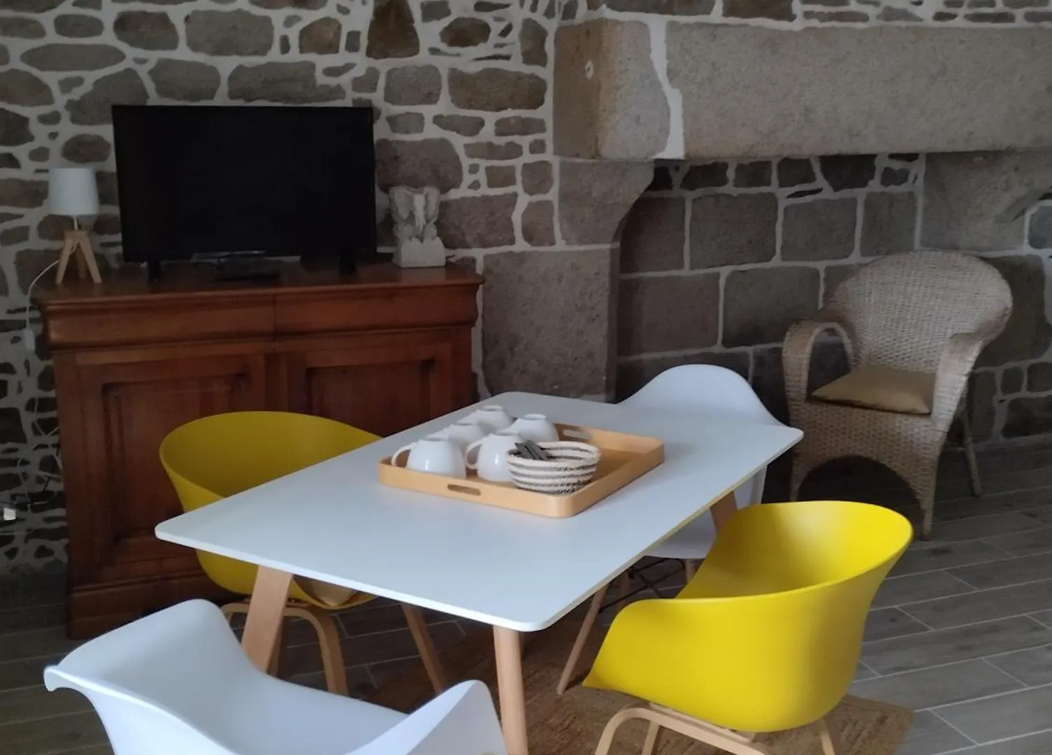 Le Manoir De La Pichardiere Cherrueix Guest house