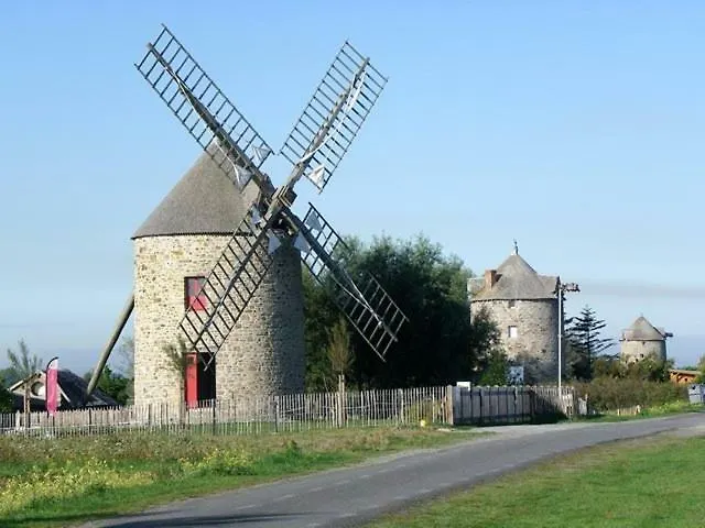 Le Manoir De La Pichardiere Cherrueix 0*,  France